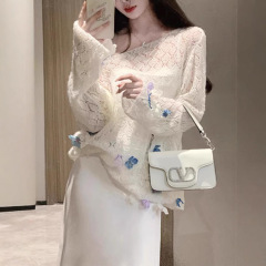 2025夏の新型の立体花の透かし彫りの頭のニットのブラウスの女性の怠惰な風の柔らかいモチモチの気質の薄い上着