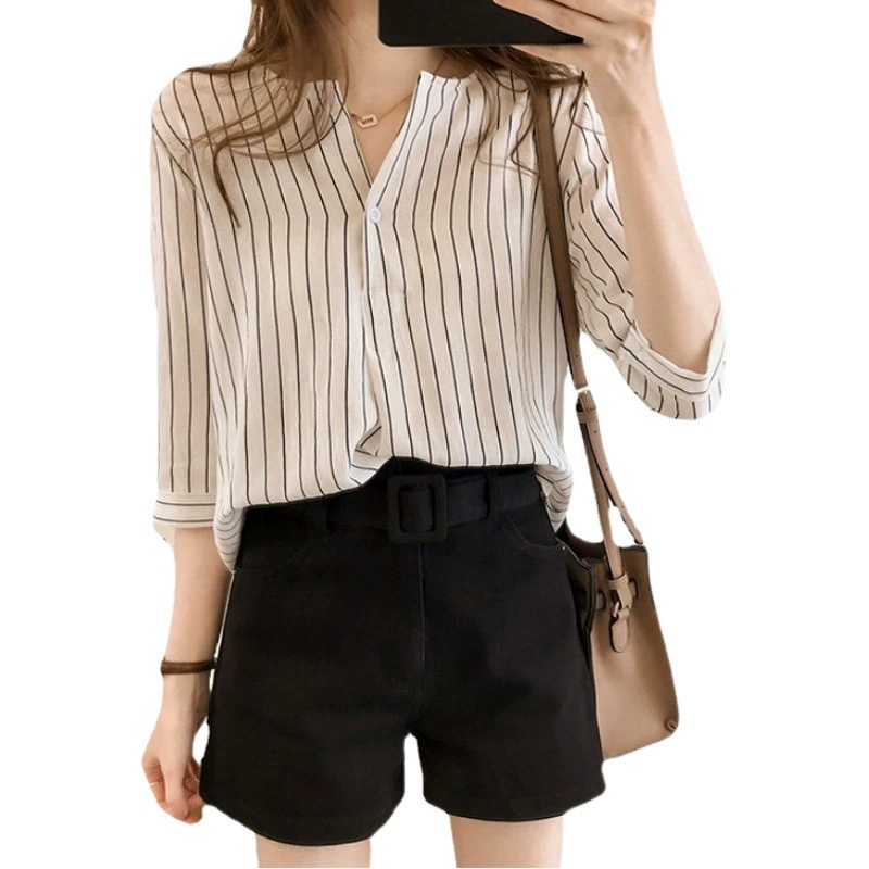 Рубашка в полоску с круглым вырезом маленькая девочка 2024 летний новый корейский стиль с рукавами из семи точек блузка свободная повседневная рубашка