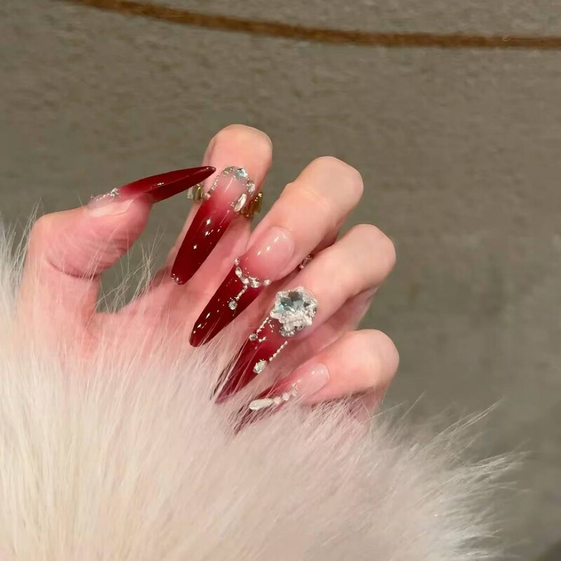 [Ice-Cold Bayberry] Handmade Nail Art Winter Ruby New Year Nail Tips Gradient Noble Pure Desire Style High-End Feel