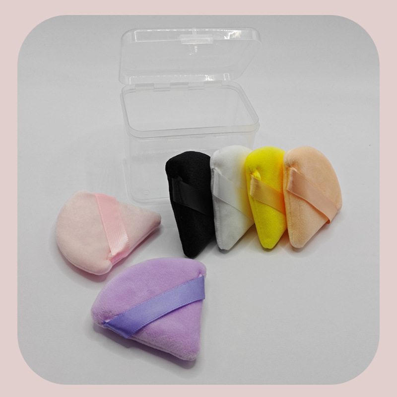 Venta caliente transfronteriza soplo de triángulo en forma de abanico polvo de miel en polvo seco polvo corto de terciopelo flocado soplo de cristal super suave maquillaje soplo