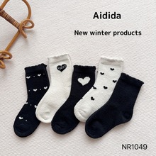 爱嘀嗒冬季新款童袜羊羔绒舒适保暖女孩袜子加绒加厚爱心小兔卡通