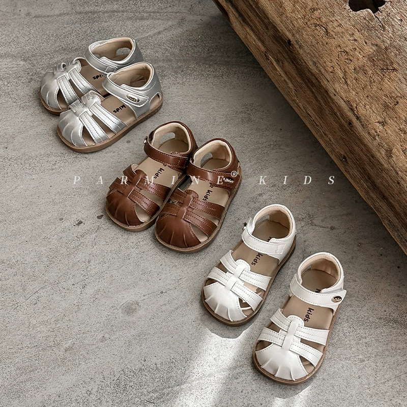 Кожаные девчонки одаренные принцессы сандалии