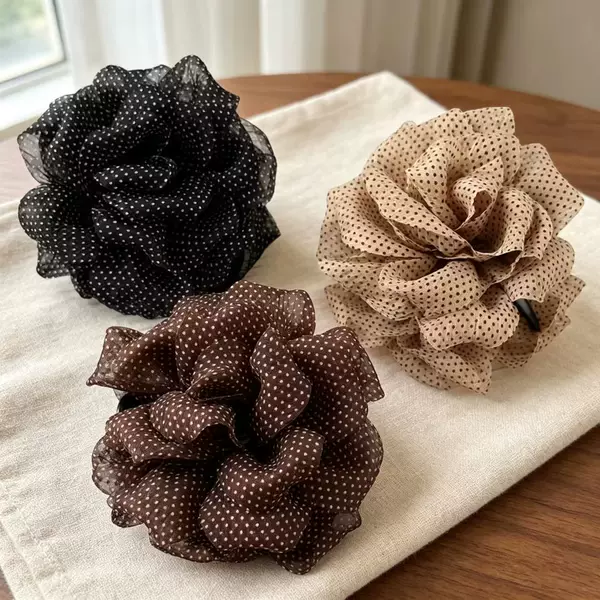 Exquisite light khaki rose polka dot hair clip for women, a sophisticated hair accessory for styling the back of the head, 2026 autumn new collection