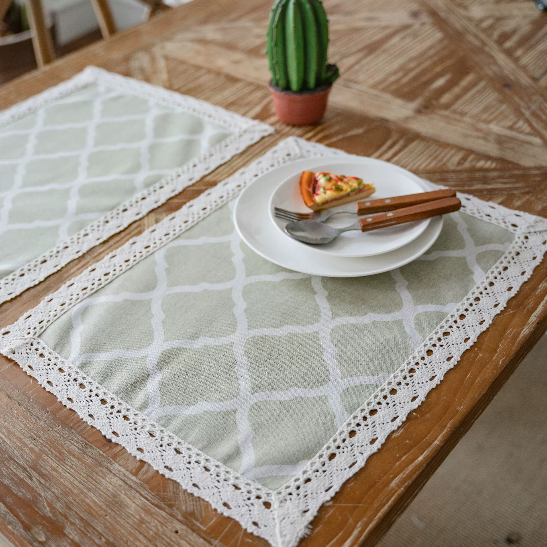Placemat single-layer decorative lace, round and rectangular, 30/38 cm options, geometric prints