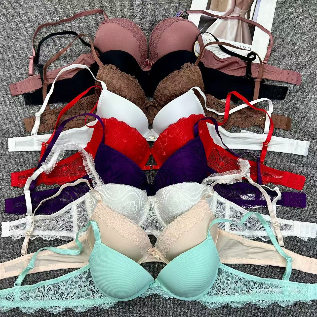Mixto de marcas europeas y estadounidenses del sudeste asiático, ropa interior de damas con anillo de acero, encaje liso, sujetadores mixtos lotes