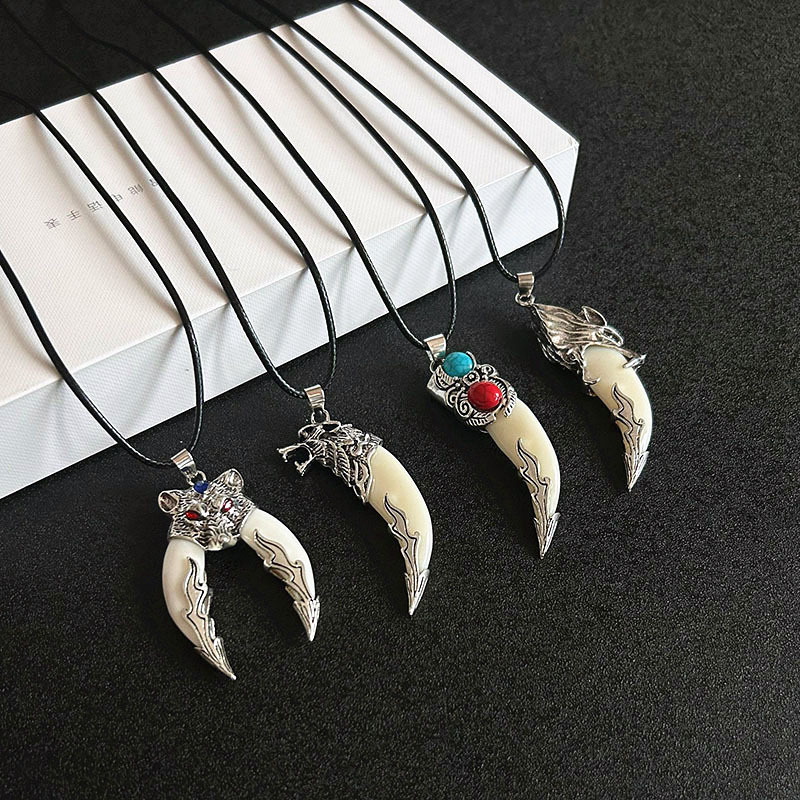 Retro men's artificial spike necklace wax rope stainless steel chain European and American domineering resin dog tooth sweater chain pendant