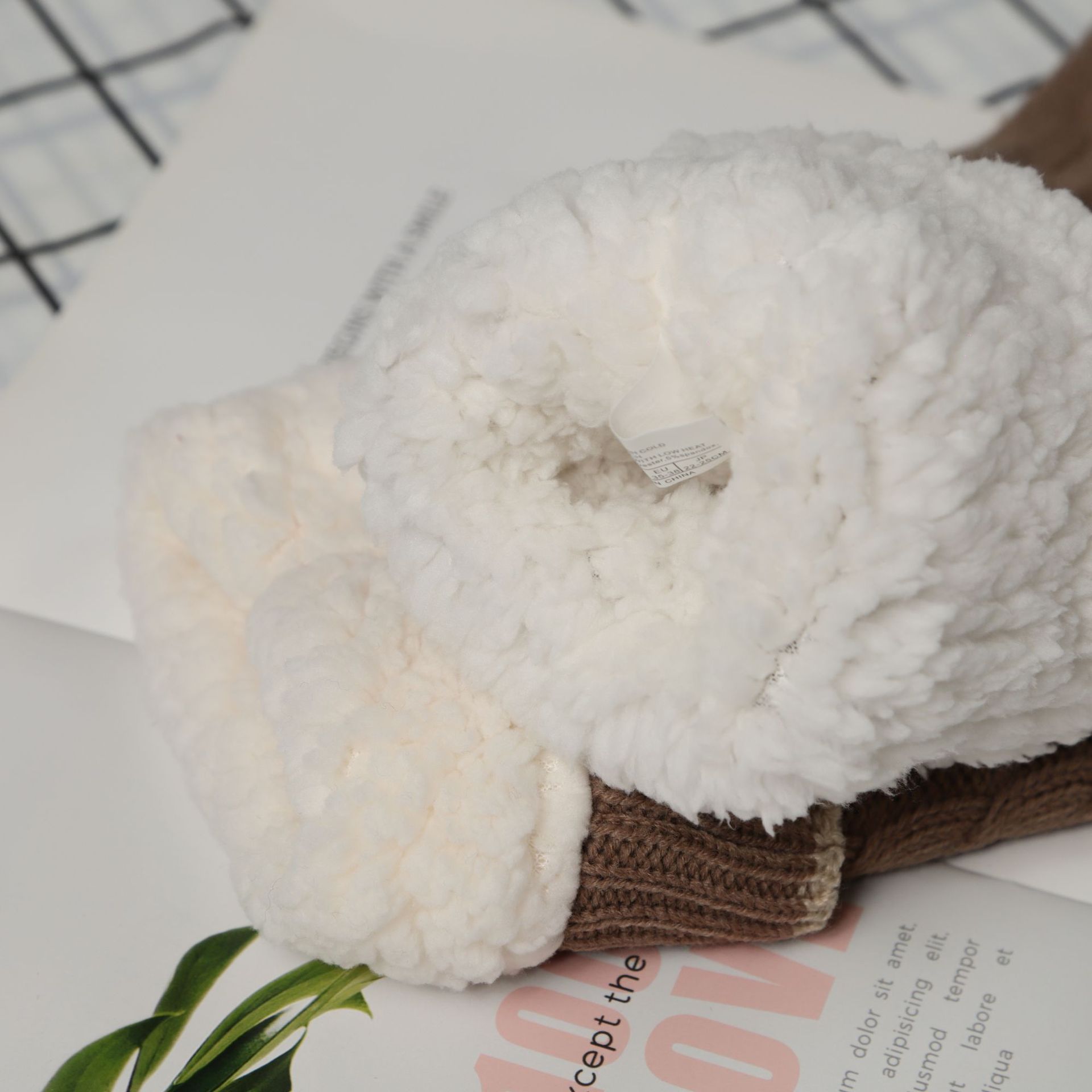 Venta al por mayor calcetines de algodón de otoño e invierno calcetines de lana para dormir calcetines de piso alargados calcetines de invierno engrosados adultos