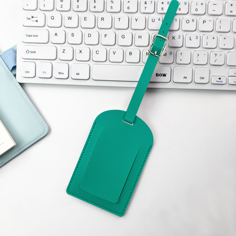 En stock al por mayor multi-Cubierta de la tarjeta de embarque de cuero de imitación de PU de color puede ser logotipo personalizado con correa de cordón Etiqueta de equipaje de papel de tarjeta