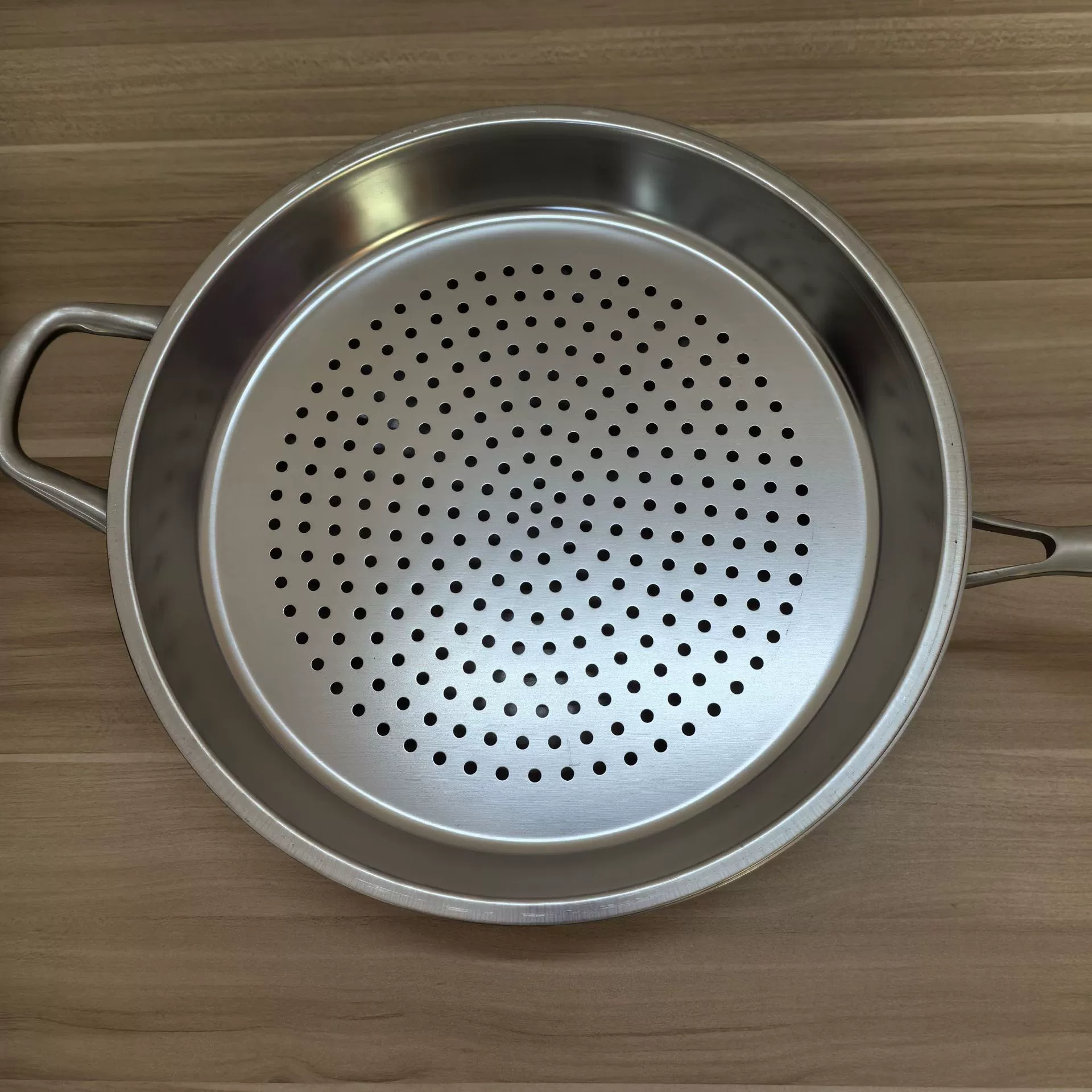 Round capacious steamer stainless steel, increased thickness