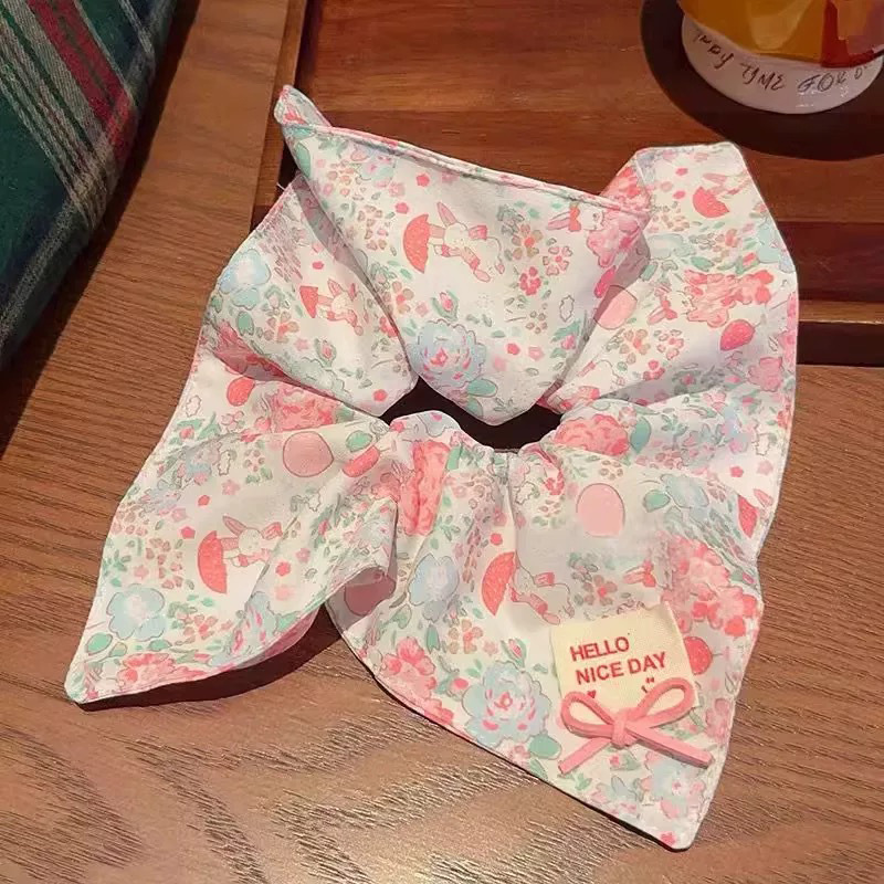 Розовый шарф, цветочный принт