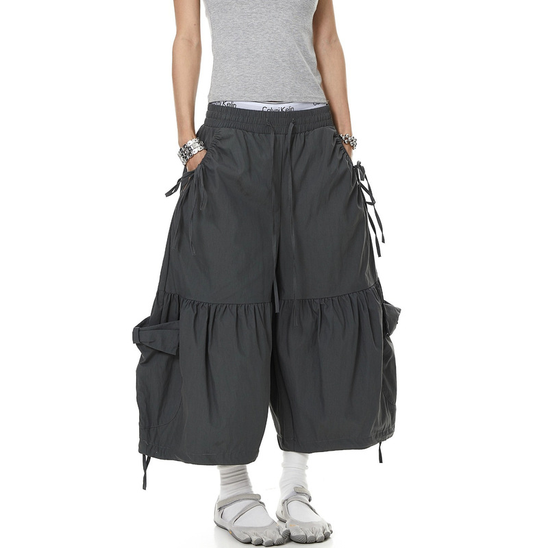 Direct from the Manufacturer: American-Style Drawstring Pleated Design Workwear Cropped Pants with Large Pockets, Wide-Leg Shorts for Men and Women, Summer Direct from the Manufacturer: American-Style Drawstring Pleated Design Workwear Cropped Pants with Large Pockets, Wide-Leg Shorts for Men and Women, Summer