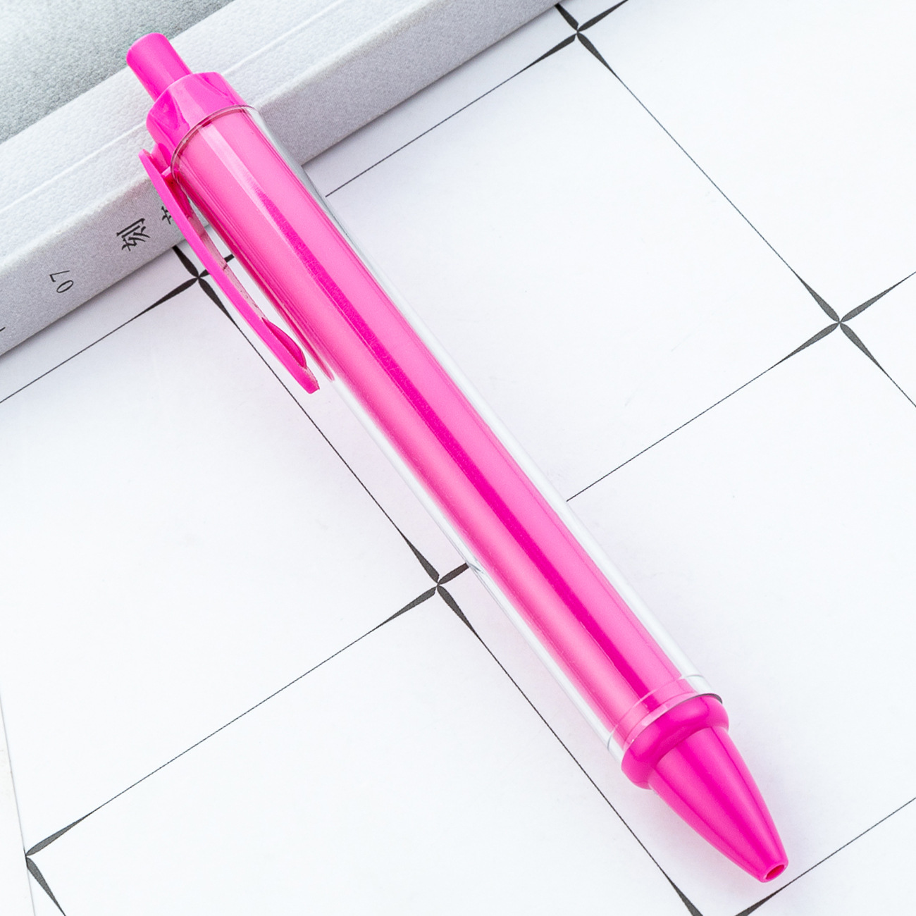 Bolígrafo de plástico transparente de papel vacío insertable diy cartón de dibujos animados bolígrafo de regalo publicitario personalizado