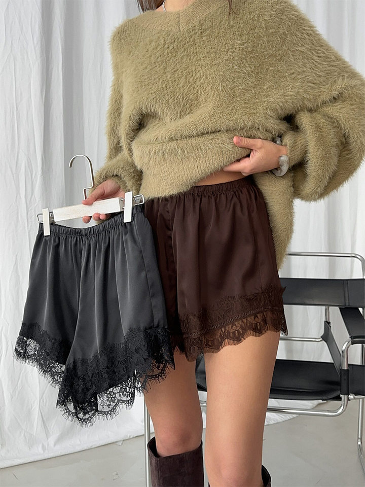Quần short nữ satin phối ren dáng rộng lưng thun mặc ngoài — Màu nâu đậm chi tiết 6