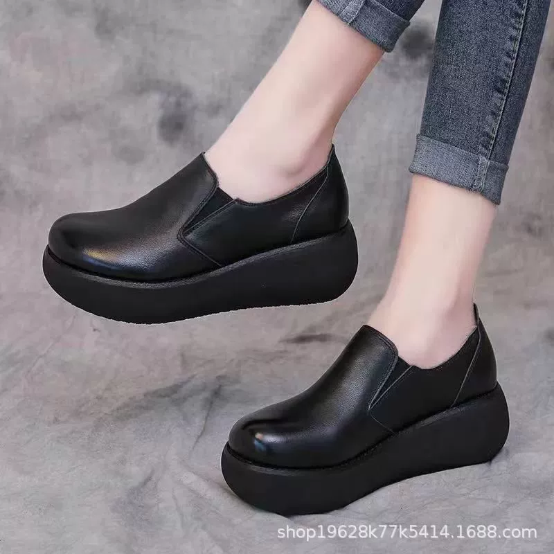 2025 весной ретро круглая головка поднимает сосновые кондитерские туфли женские толстые подошвы новые одиночные туфли один педаль повседневная мягкая нижняя ленивая обувь