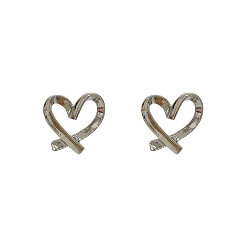 S925 Silver Sweet Heart Stud Earrings for Women, Hollow Design, Unique and Chic Earrings, High-end, Stylish and Versatile, Instagram-style Ear Decorations