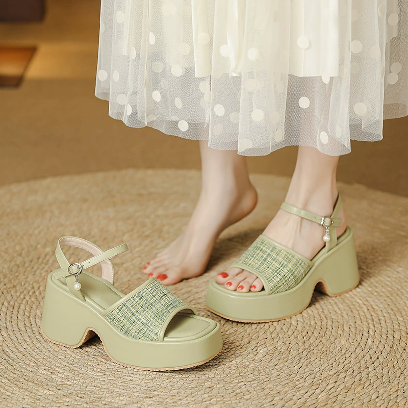 Сандалии на толстой подошве женский летний новый уклон водонепроницаемый стол