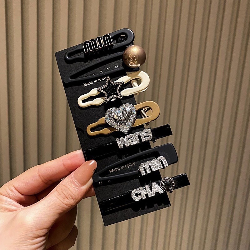 Retro Maillard letras pinzas de cabello para mujeres frises pequeñas perfumadas letras pinzas de boca de pato adornamiento de cabello de alta calidad
