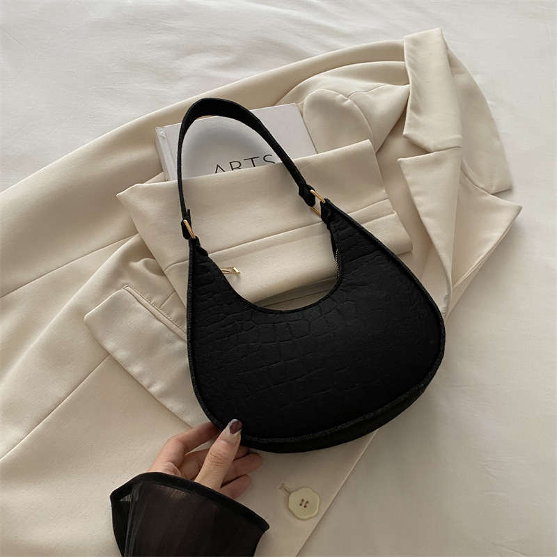 2024 otoño nuevo bolso de luna nueva moda femenina casual marea retro fieltro patrón de cocodrilo bolso de axila bolso de hombro para mujer