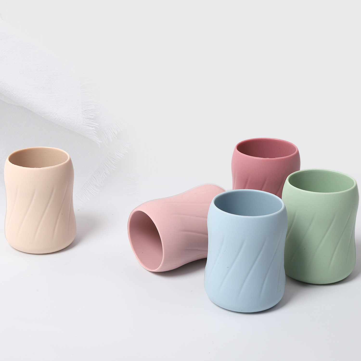 Nuevos productos de silicona bebés bebés tazas rectas de silicona bebés más de 6 meses para aprender