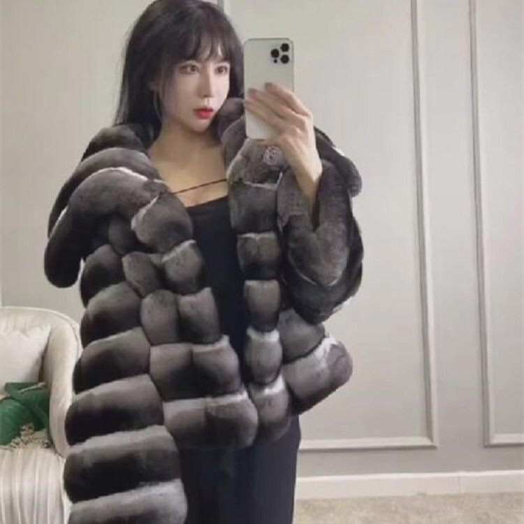 2025 Winter New High-End Fashionable Lady Fur Imitation Rex Rabbit Fur Chinchilla Lapel Fur Outwear Short Style for Women