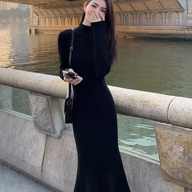 【Knit Dress】Hepburn-style black knitted dress for layering, paired with a coat, slim-fit long sweater with fishtail hem 【Knit Dress】Hepburn-style black knitted dress for layering, paired with a coat, slim-fit long sweater with fishtail hem