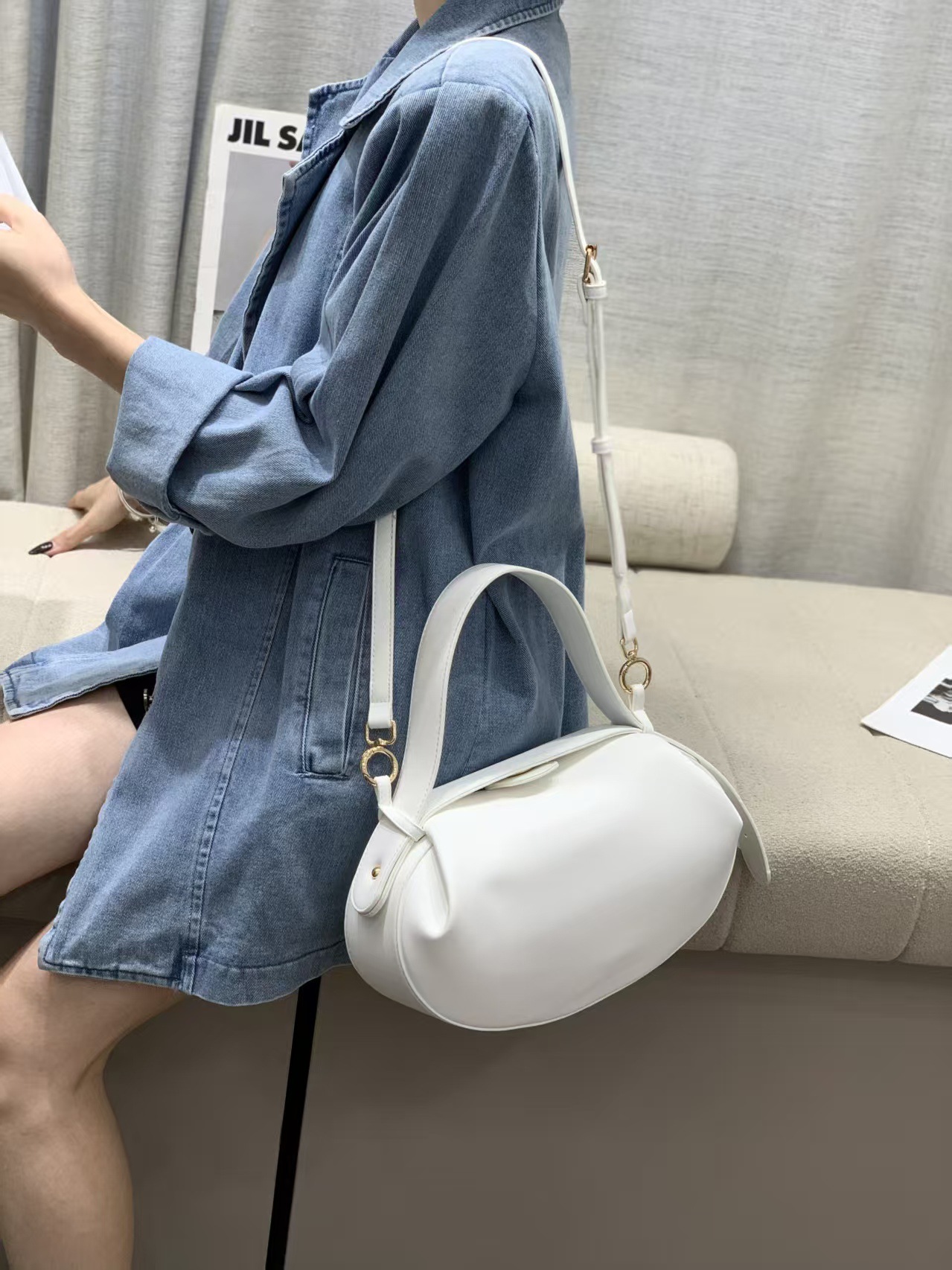 Cross-Border New Solid Color Baguette Handbag 2025 Summer Crossbody Casual Versatile 3D Underarm Small Round Women's Bag - Thumbnail 8
