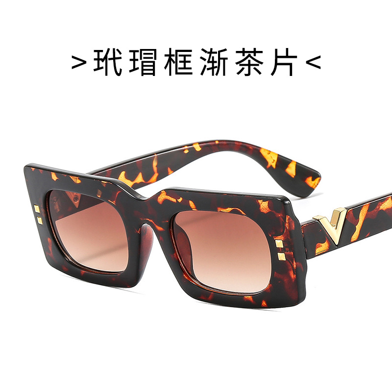 Fashionable Personality Metal Temples Sunglasses New Small Red Book Net Red With The Same Ins Cool Street Shooting Sunglasses