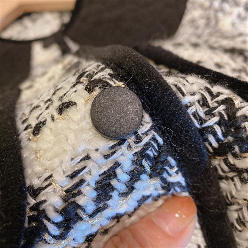 Nuova versione coreana per bambini 2023 inverno ragazza piccolo cappotto profumato giacca in cotone con colletto ribaltabile scozzese caldo_voghion.com
