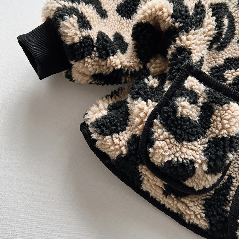 Abrigo de felpa con estampado de leopardo para niños 2024 Invierno Engrosado para niños cálido japonés y coreano ropa para niños y niñas abrigo personalizado