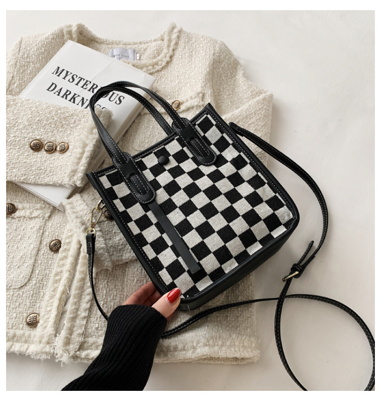 Best Selling Bag Women's Bag 2021 New Fashion Chessboard Plaid Autumn And Winter Cross-body Bag Popular Niche Portable Bucket Bag display picture 8