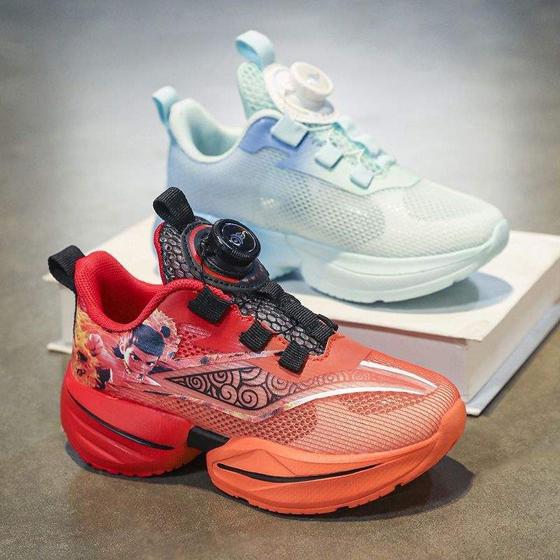 Zapatos deportivos para niños 2025, verano, nuevos zapatos de baloncesto transpirables de malla para niños, zapatos de correr ligeros para estudiantes de niños mayores