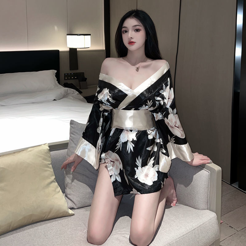 Sexy Lingerie with A昭和艺伎和服 Style, Alluring Deep V Private Room Modification, Sensual Cosplay Nightgown