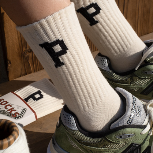 Socks for men and women, spring and autumn workwear style outer wear, trendy and versatile, mid-length tube letter sports pile socks, women's mid-tube socks