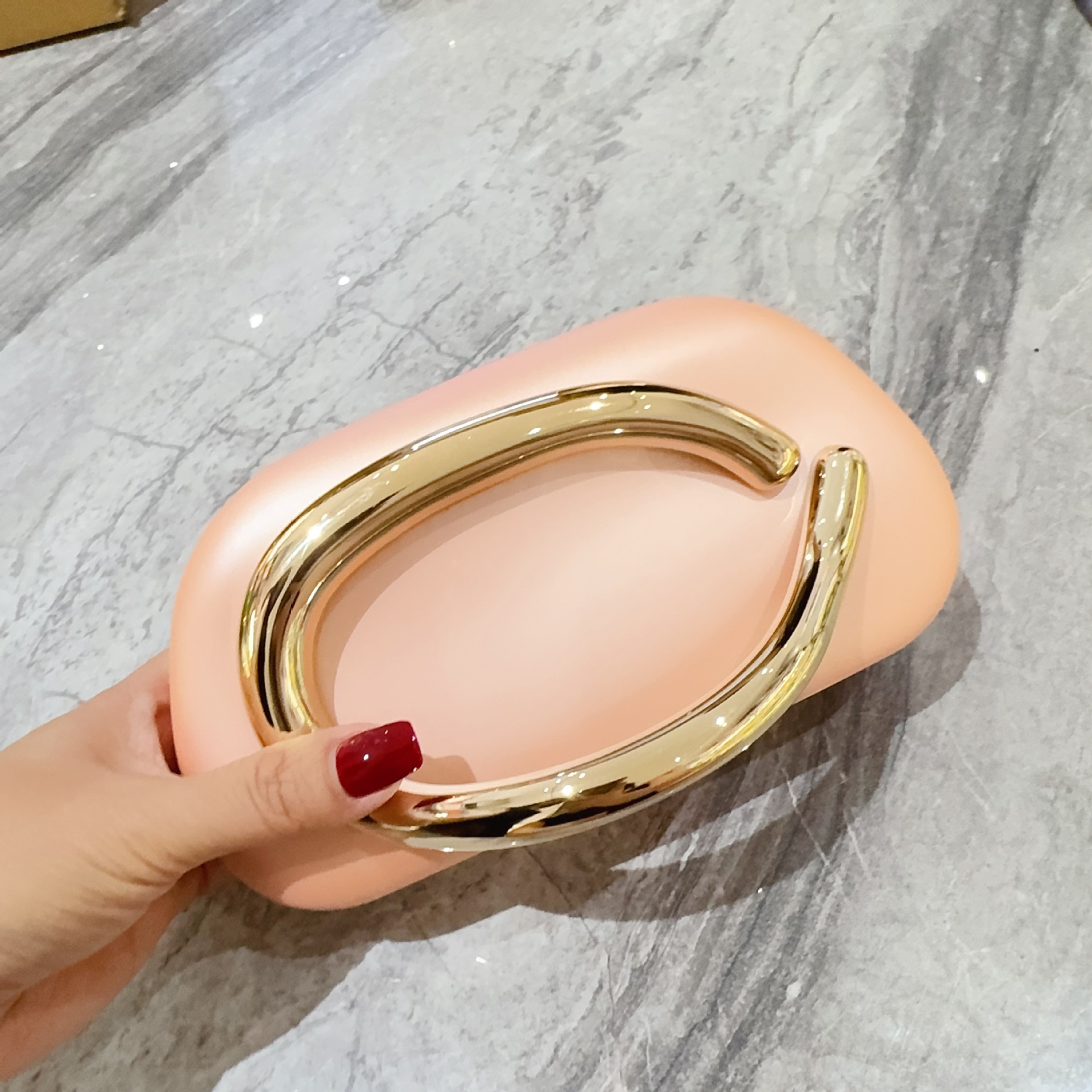 Europa y América tendencia transfronteriza bolsa de cena ligera de lujo bolsa acrílico cadena metal para llevar un solo hombro bolso de mano ropa de noche