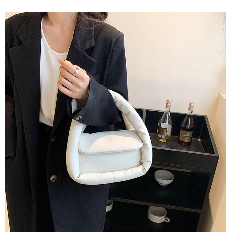 Women's Medium Nylon Solid Color Classic Style Streetwear Square Zipper Shoulder Bag Handbag Crossbody Bag display picture 5