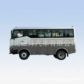 四驱客车型房车 越野旅居车内饰图片 柴油版旅行客车户外露营车