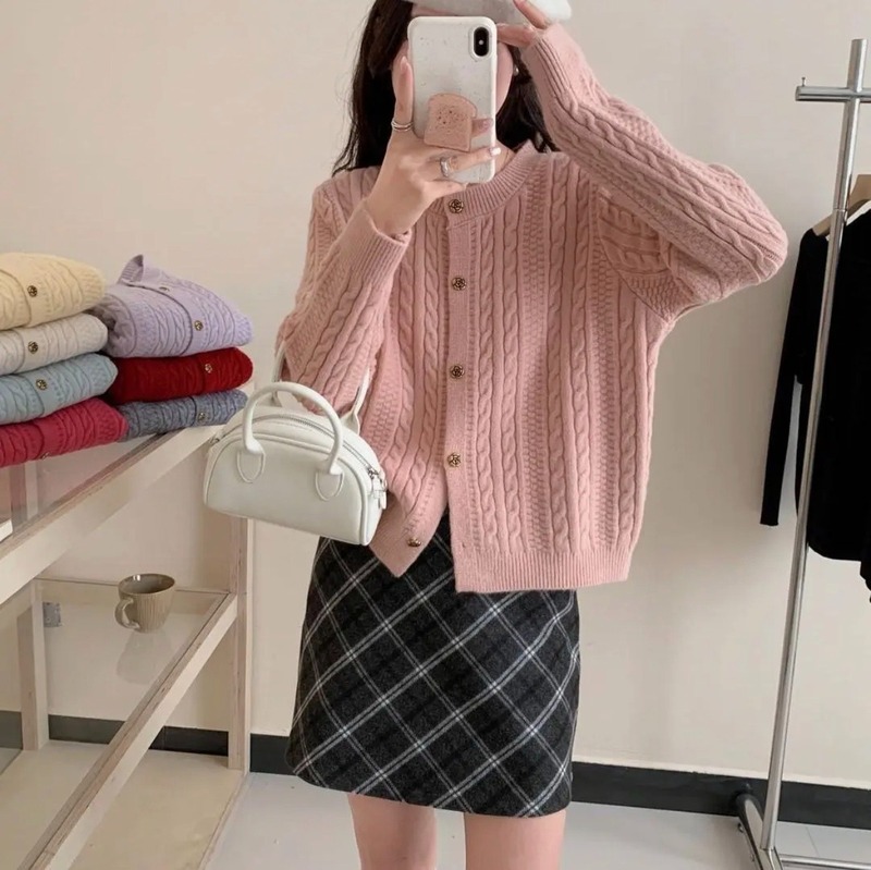 跨境复古新款宽松慵懒风小麻花毛衣外套女设计感软糯温柔针织开衫|undefined