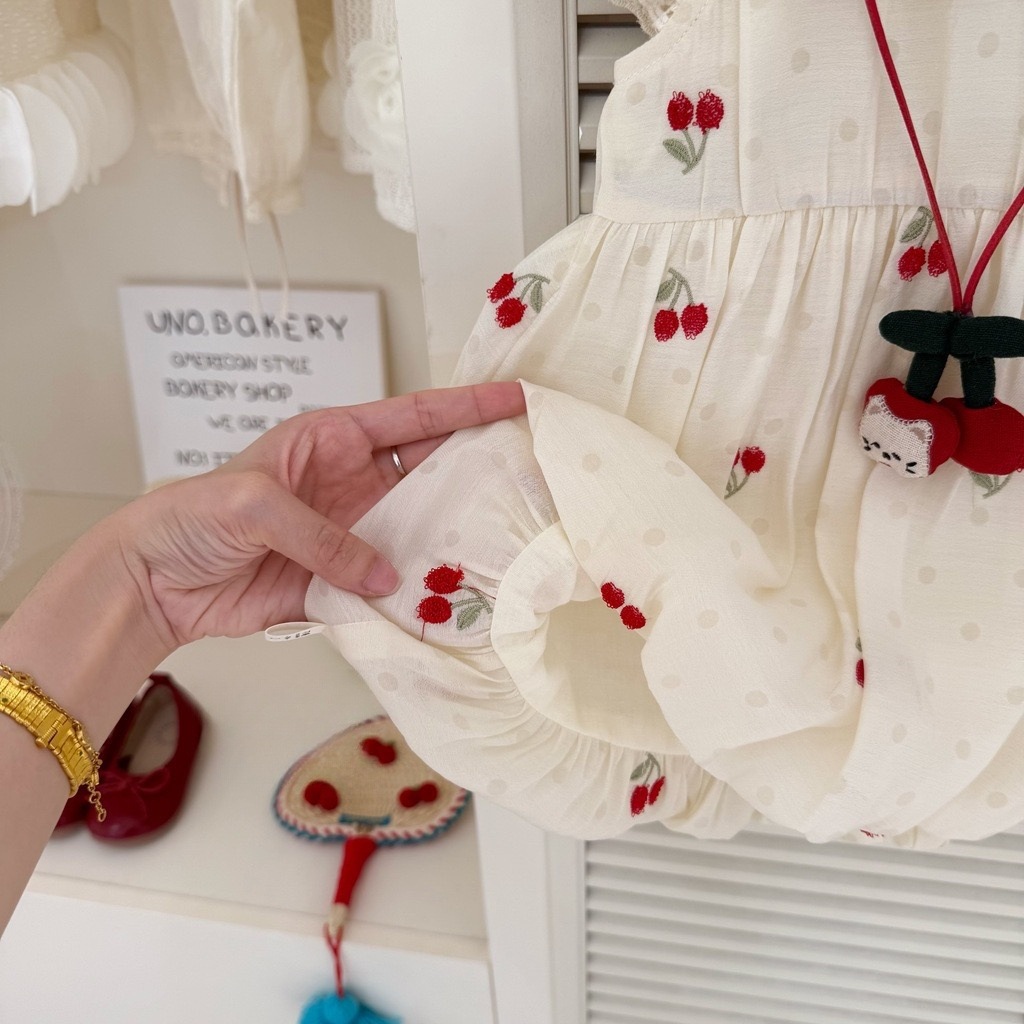 [Xianning Seven baby] Vestido de princesa dulce para niña de verano Vestido de cereza con cuello de muñeca de estilo occidental Vestido de chaleco lindo