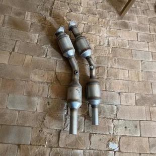 Suitable for Toyota Half Prius Three-way Catalytic Converter Exhaust Pipe Exhaust Purifier Car Muffler