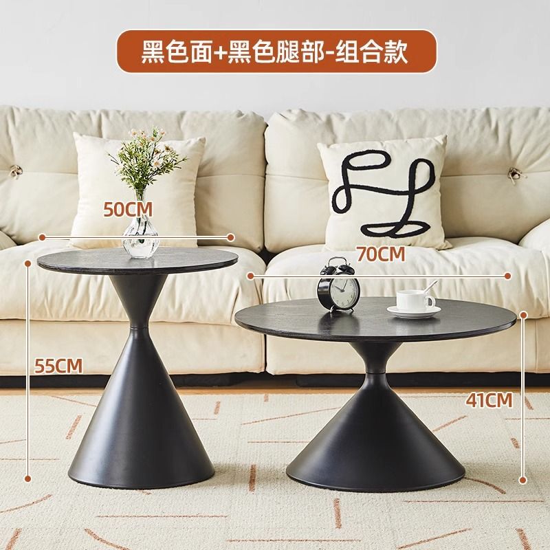 北欧クリームスタイルのラウンドコーヒーテーブル、デザイナーの小さなアパートのゲスト用、モダンな無垢材のB&B、シンプルな小さなコーヒーテーブル|undefined