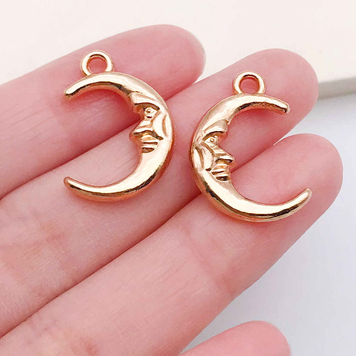 18243-M-kc金锌合金月亮15x21mm-1.8g.j