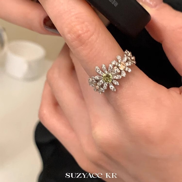 Light Luxury Full Diamond Daisy Ring Early Spring Niche High-End Index Finger Ring Gentle Retro Ring