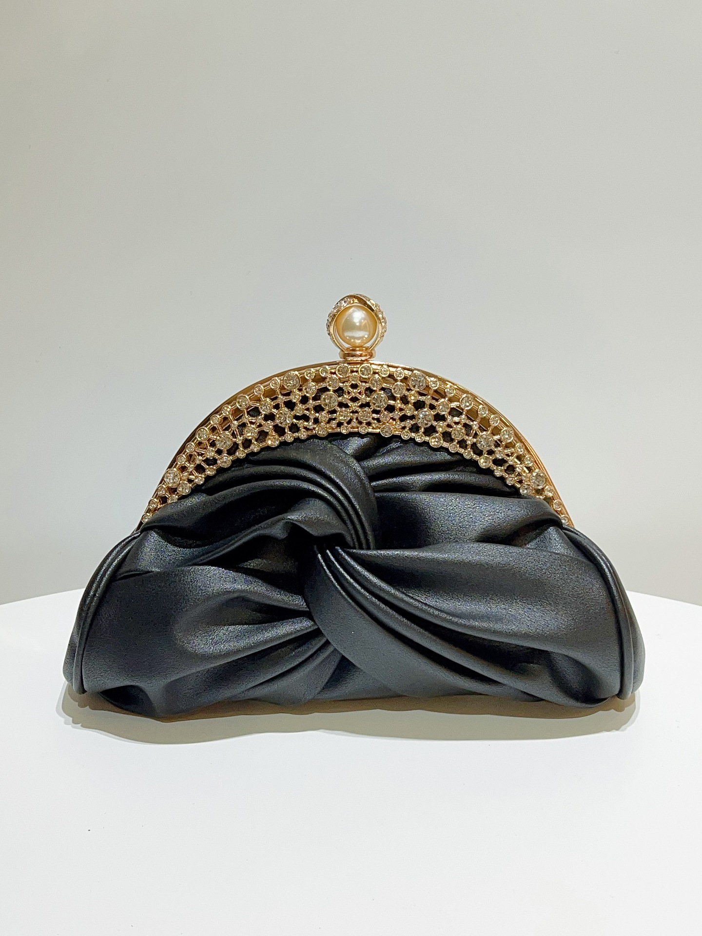 White Black Gold PU Geometric Pillow Shape Evening Bags display picture 6