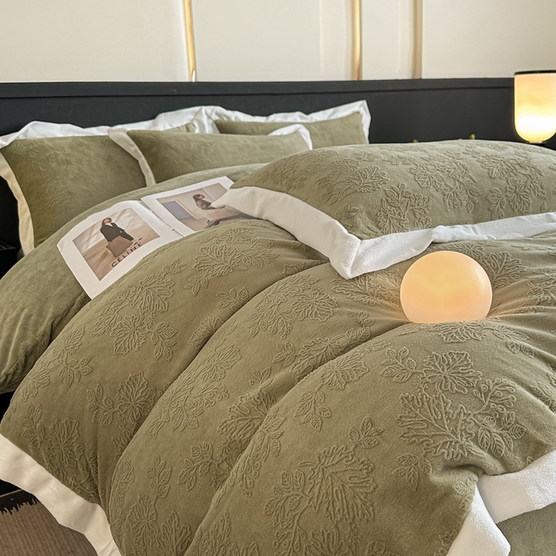 1688厳選連名A類冬5D彫刻牛乳パイル4点セット両面パイルシーツカバーが厚く保温されている