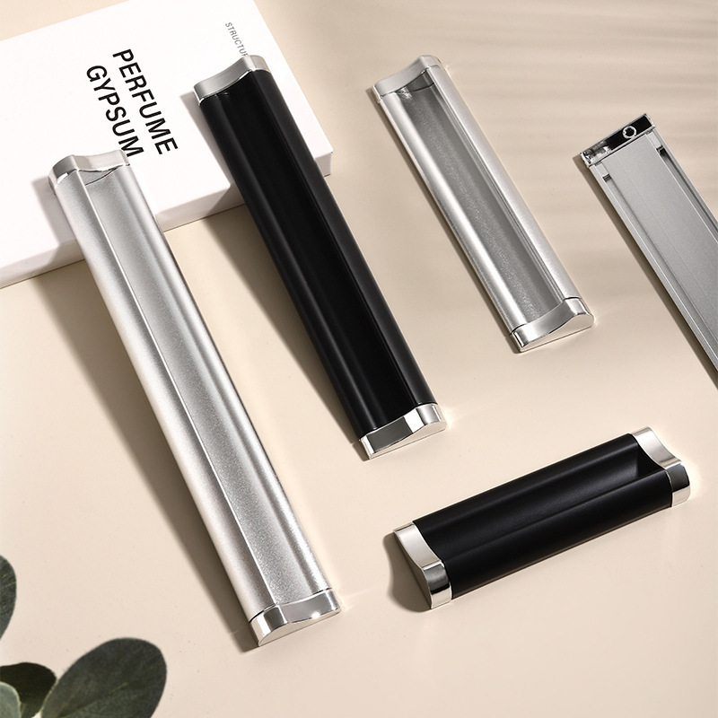 现代门板黑色，哑光银色抽屉衣柜橱柜，床头柜家居拉手平面扣手