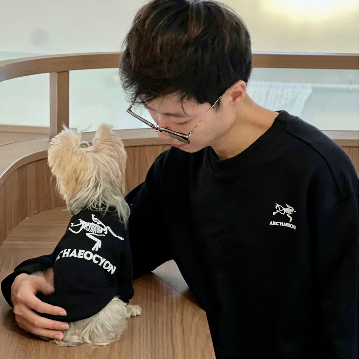 Otoño nuevo de dos colores para mascotas ropa para perros ropa casual suelta ropa para padres e hijos