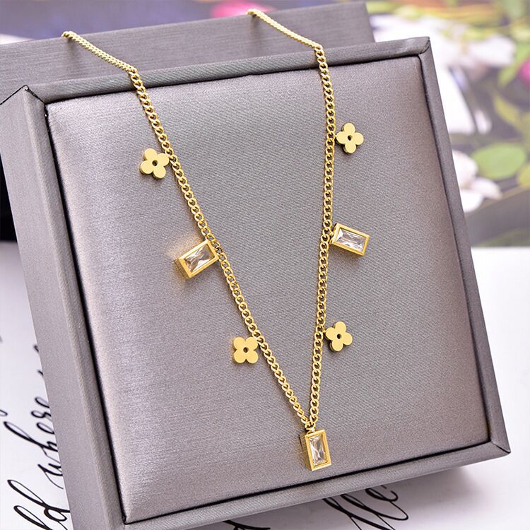 Elegant Four Leaf Clover Square Butterfly Titanium Steel Inlaid Zircon Necklace 1 Piece