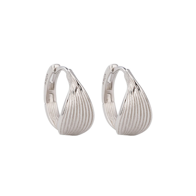 Pendientes retorcidos circulares de plata de ley 925 coreanos, pendientes, pendientes, pendientes de anillo de sentido de alto nivel de nicho simple de verano femenino