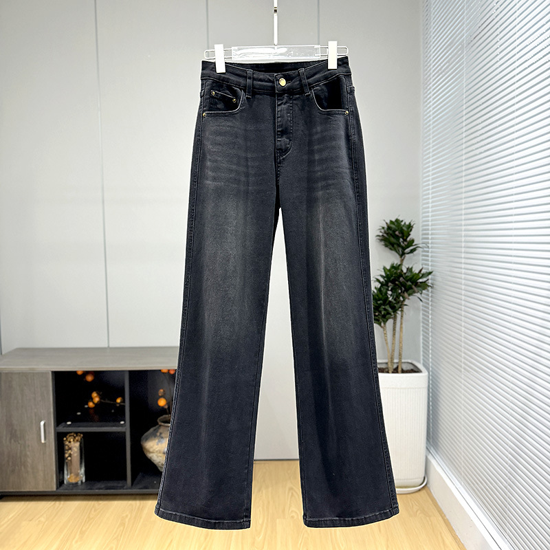 Quality spring black colored fitted loose straight jeans for leisure
