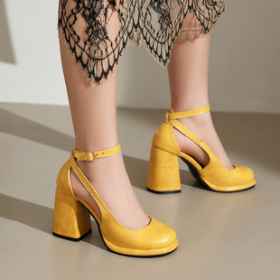 40-43�������Q���羳�ָ�Ů��Ьʯ�^�y��ˮ̨�U�շ��^�ļ�ЬZ687